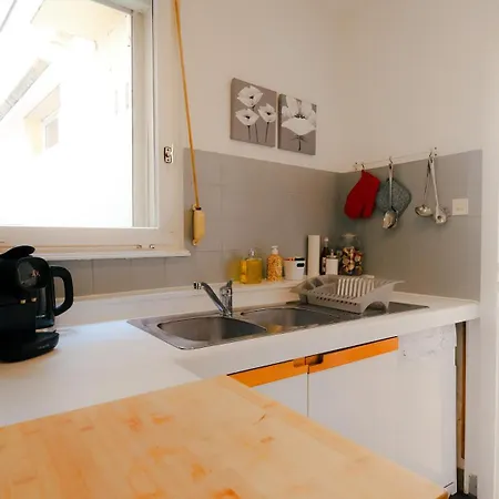 Grand Loft Avec Patio Proche Des Quais Apartament *