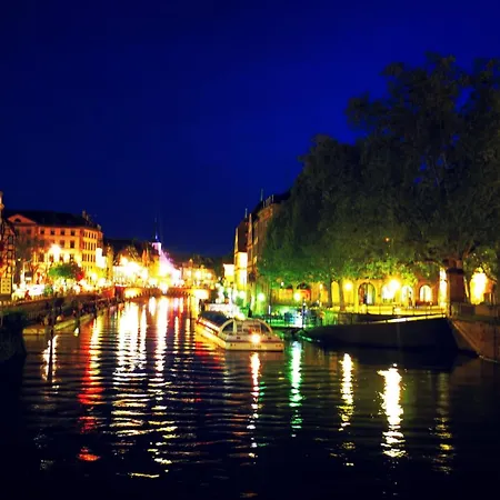 Grand Loft Avec Patio Proche Des Quais * Strasbourg