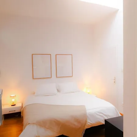 Grand Loft Avec Patio Proche Des Quais Lägenhet